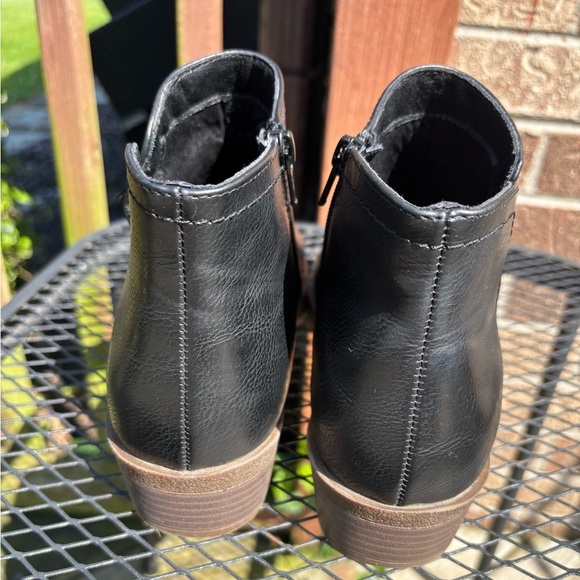 FRYE AND CO. ILISHA BLACK SIDE ZIP LOW STACKED HEEL ANKLE BOOTIES BOOTS SIZE 9 - Picture 6 of 10